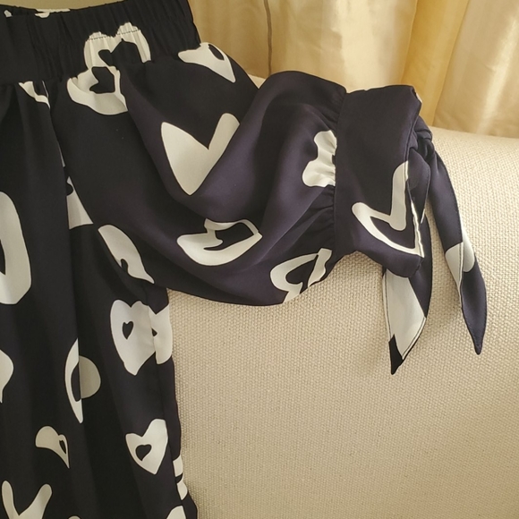 Blue and white off the shoulders blouse - Picture 2 of 4